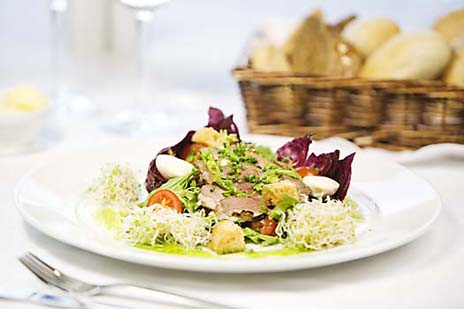 Thai-style salad with veal and lemon sauce